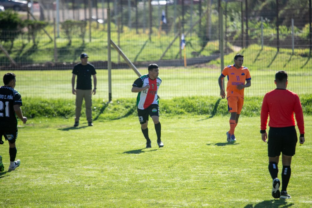 Fotos del evento deportivo El Peñol Vs Radomiro Tomic