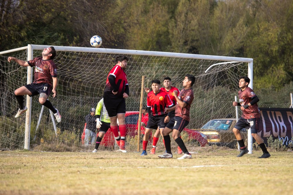 Fotos del evento deportivo Cd Estrella Roja Vs Cd Quilacan Primera